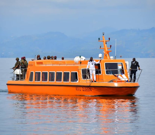 Le Kivu Queen orange sur le lac Kivu